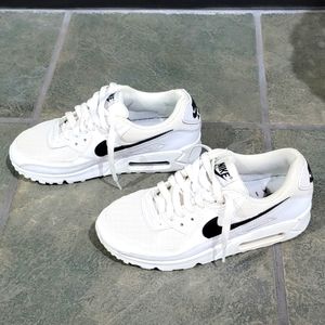 Nike Air Max 90 size 7